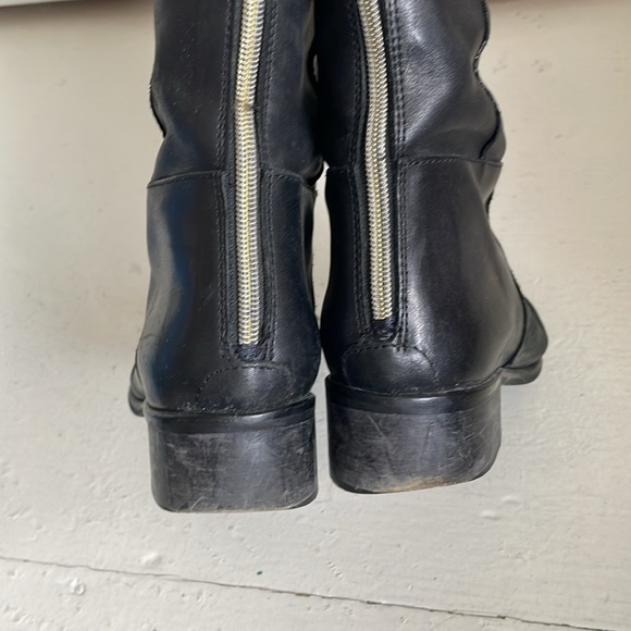 Selling well loved over the knee flat leather boots, Italian made - Picture 5 of 12